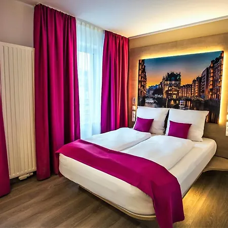 Hotel Luckys Inn-3